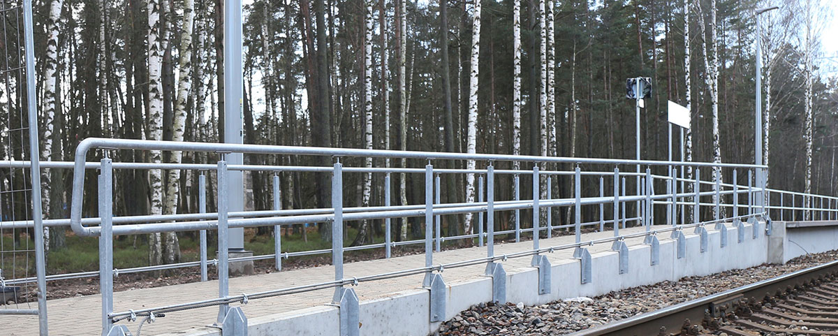 Rekonstruētās dzelzceļa stacijas "Dzintari" pasažieru platforma